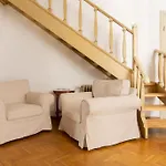 Strategic 2Br Apartment